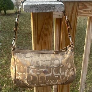 Coach Vintage Chelsea Optic Signature Canvas Shoulder Bag in Khaki/Tan